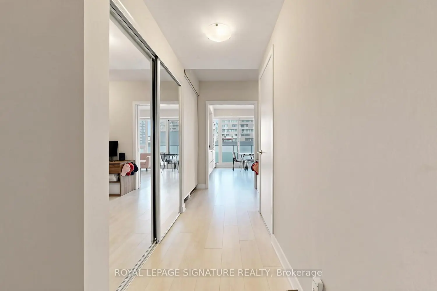 Additional image 11 of 2221 Yonge Street 1011