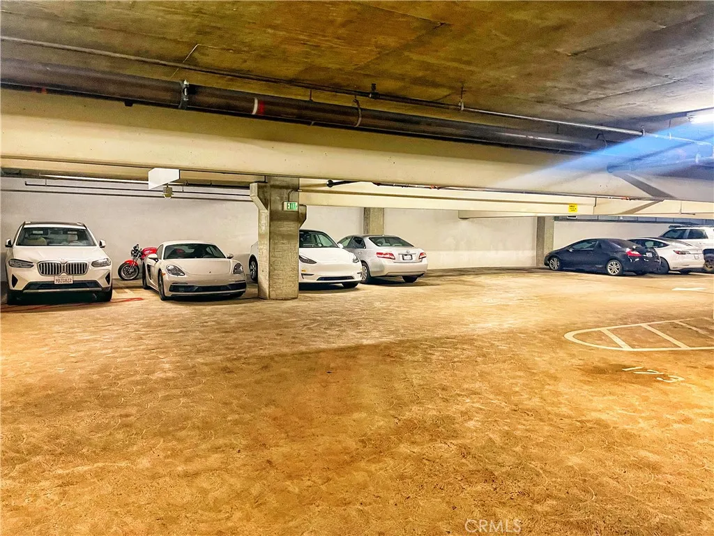 Additional image 14 of 801 S Grand Ave, Los Angeles, CA 90017