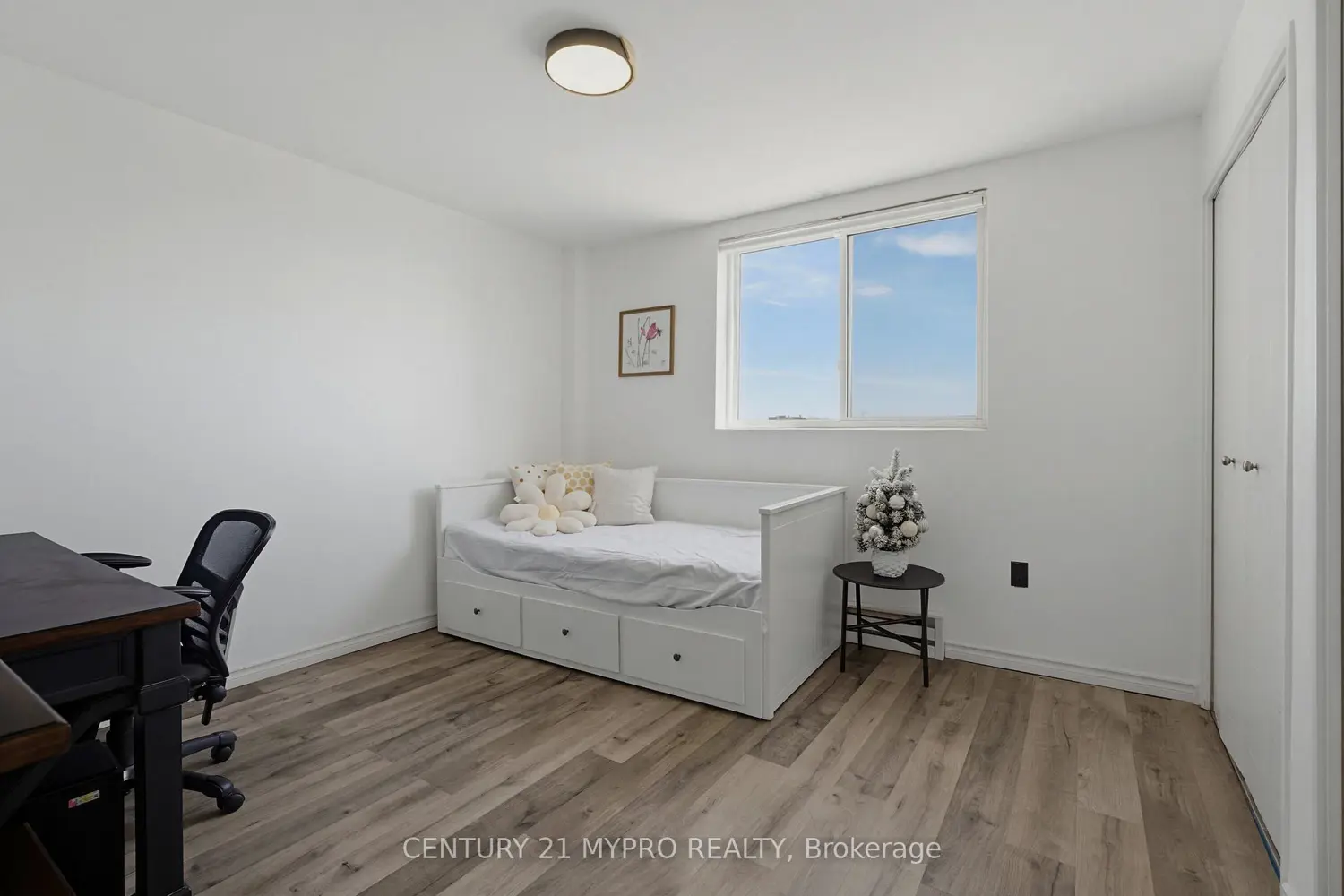 Additional image 9 of 563 Mornington Avenue 708