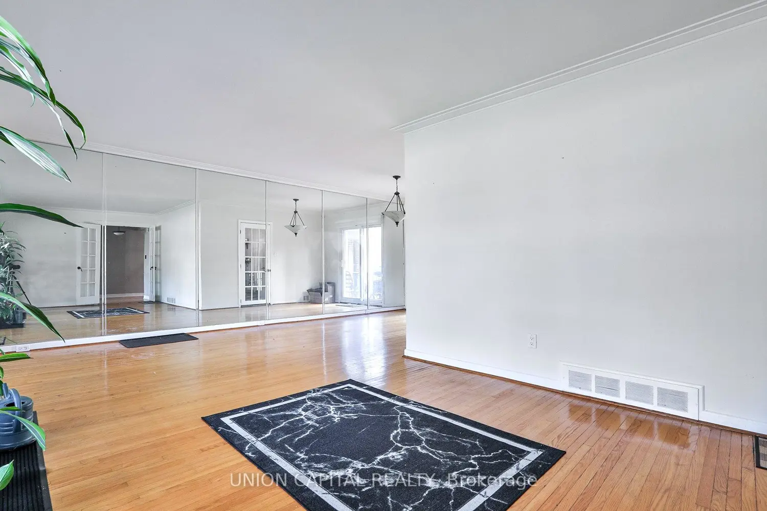 228 Maxwell Street