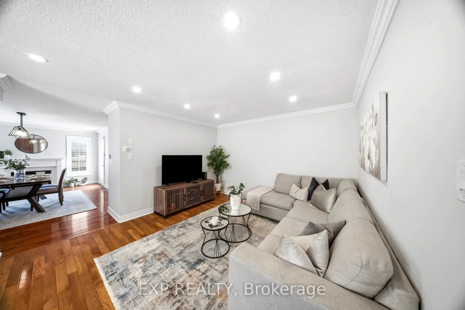 1011 Donnelly Street photo 4