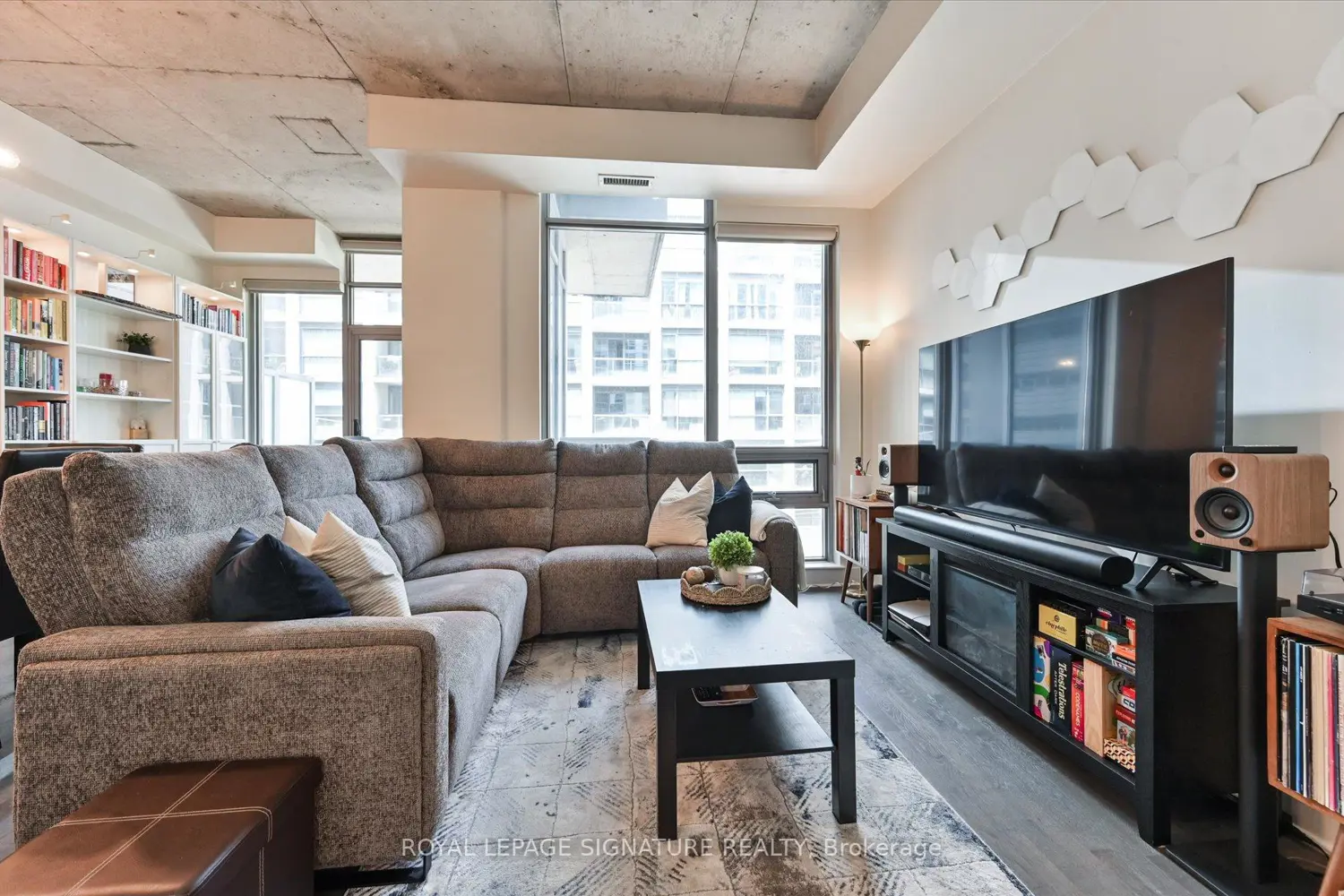 Additional image 8 of 399 Adelaide Street 420