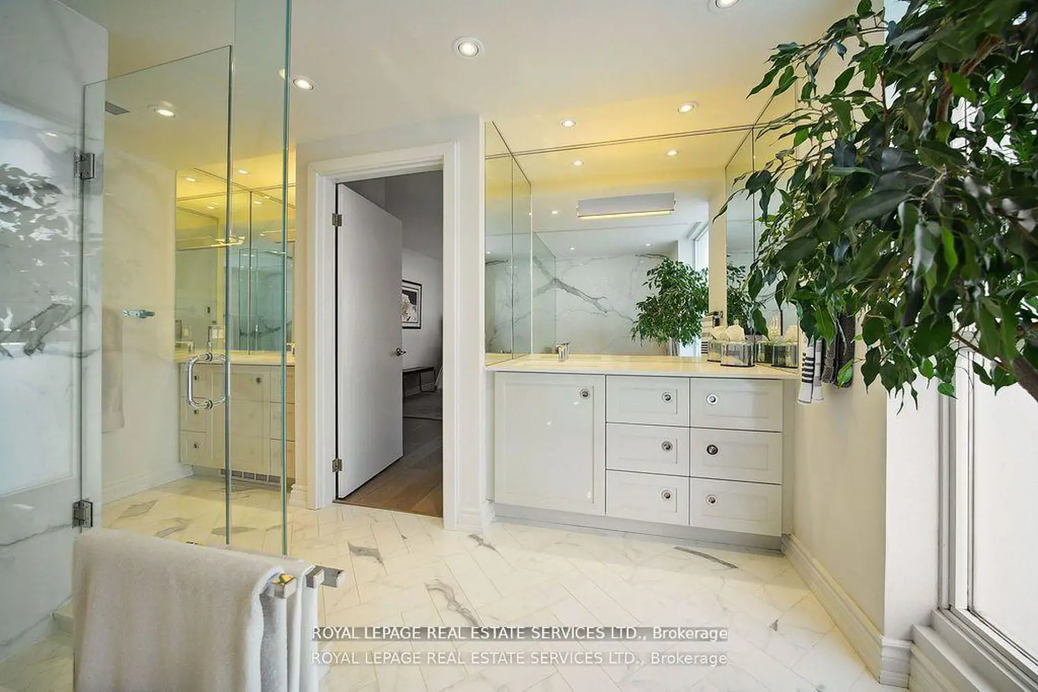 Additional image 15 of 480 Queens Quay 601
