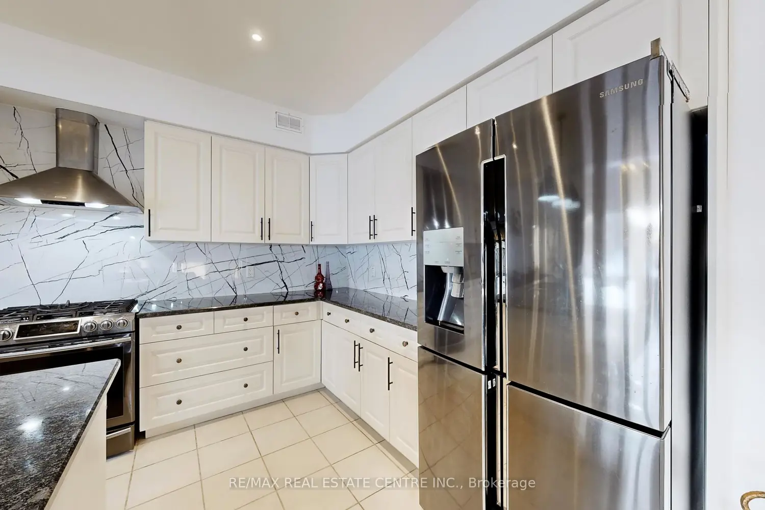 39 Kay Crescent 3 photo 4