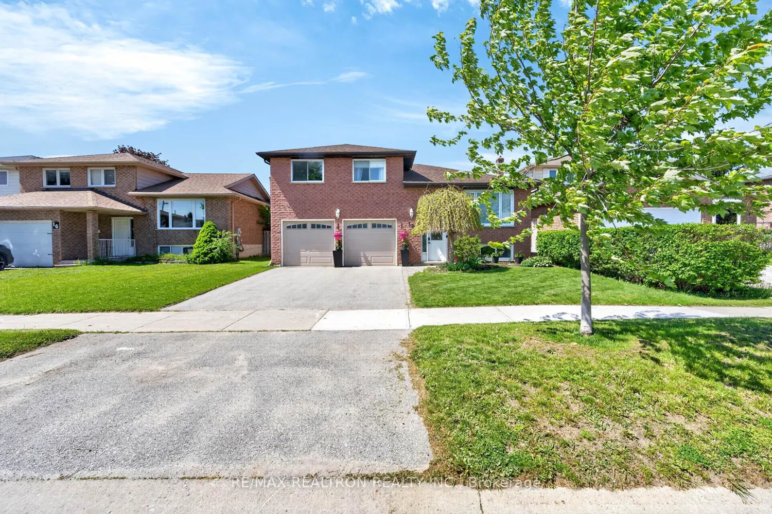 18 Castille Crescent photo 2