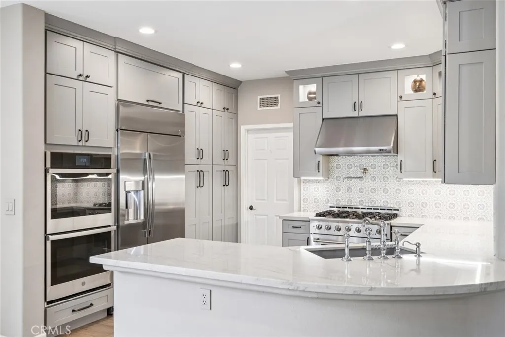 85 Passage, Irvine, CA 92603 photo 4