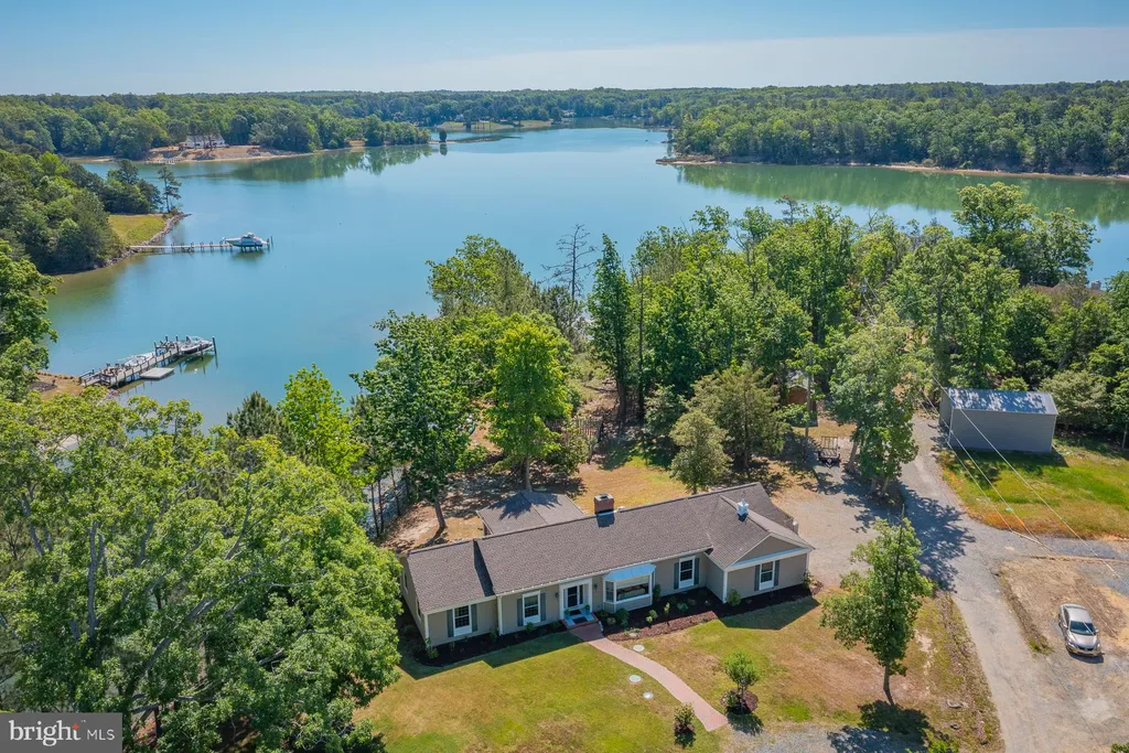 127 Tilden Lane, Weems, VA 22576