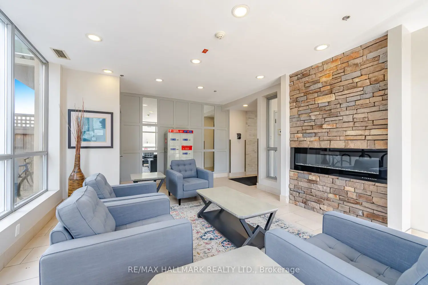 Additional image 4 of 2464 Weston Road 403