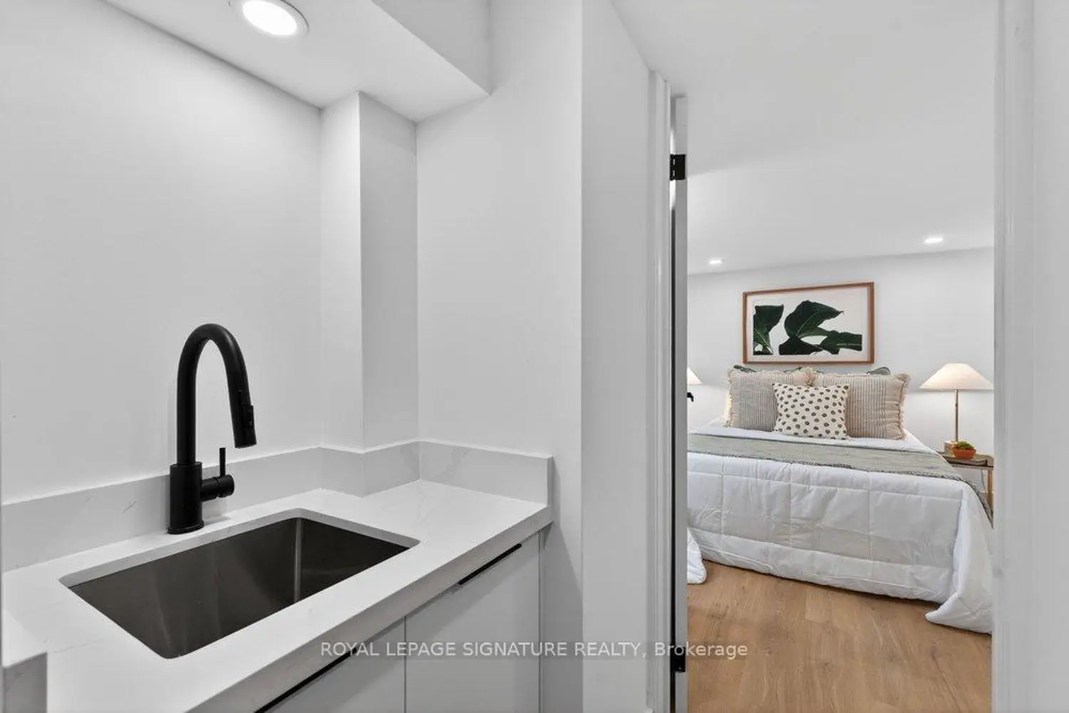 Additional image 14 of 228 Queensdale Avenue