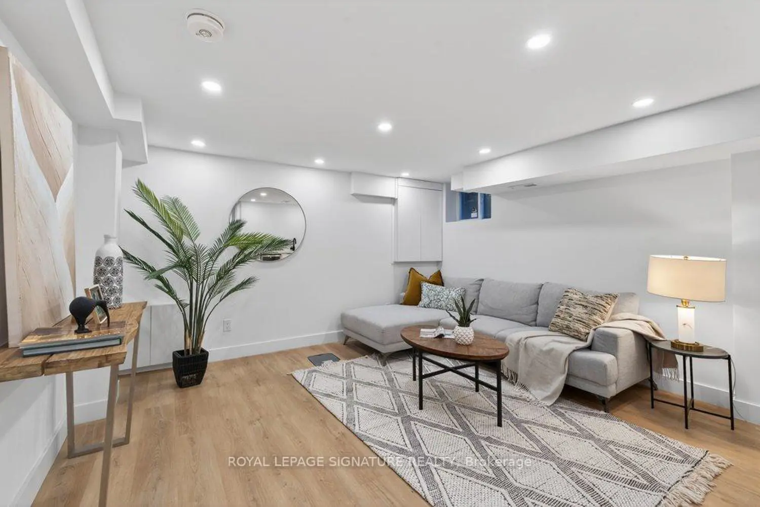 Additional image 10 of 228 Queensdale Avenue