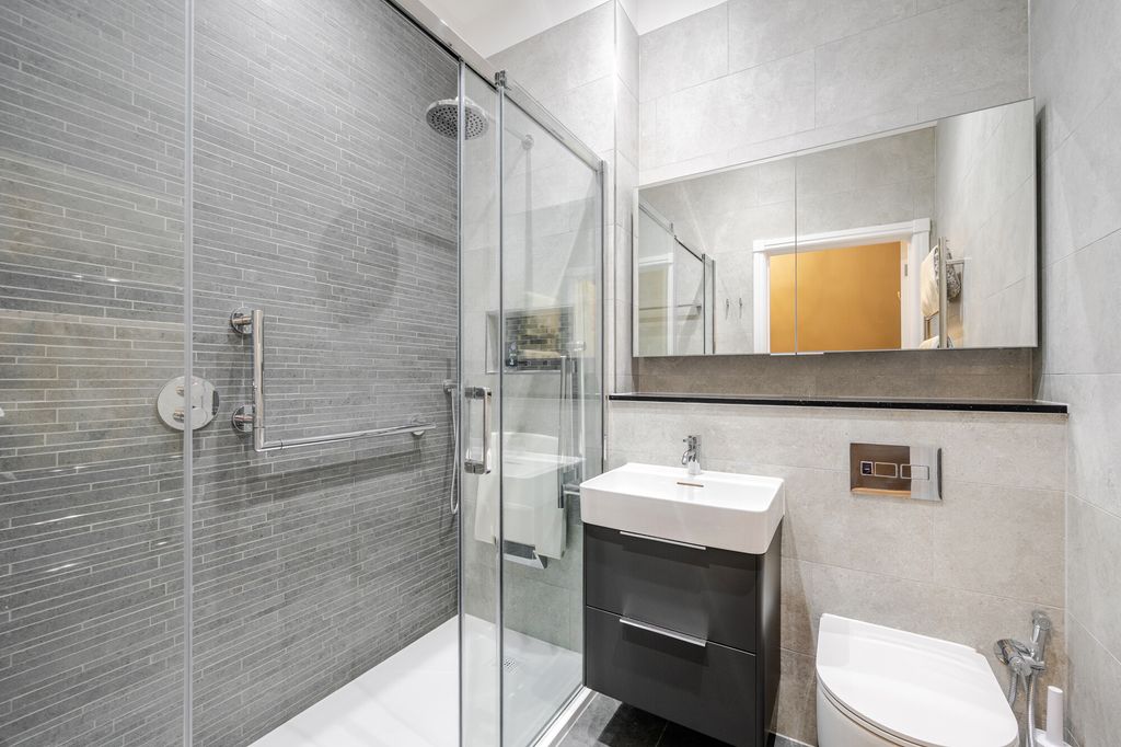 Additional image 9 of 2 bed flat for saleGlanville Way, Epsom KT19