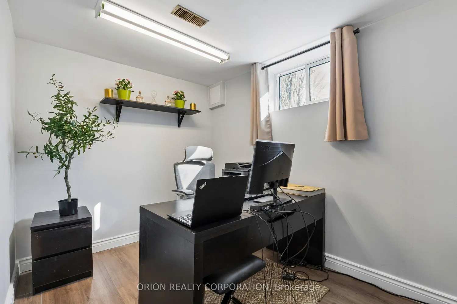 Additional image 15 of 1014B Vanier Avenue