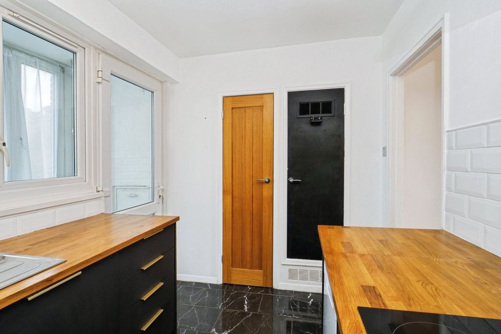 Additional image 8 of 3 bed flat for saleThe Gateway, Dover CT16
