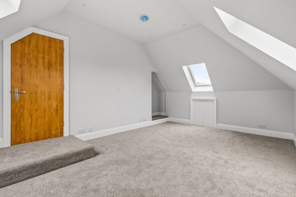 Additional image 27 of 6 bed detached house for saleWalkfield Drive, Epsom KT18