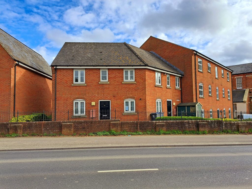 2 bed flat for saleHillier Road, Devizes SN10