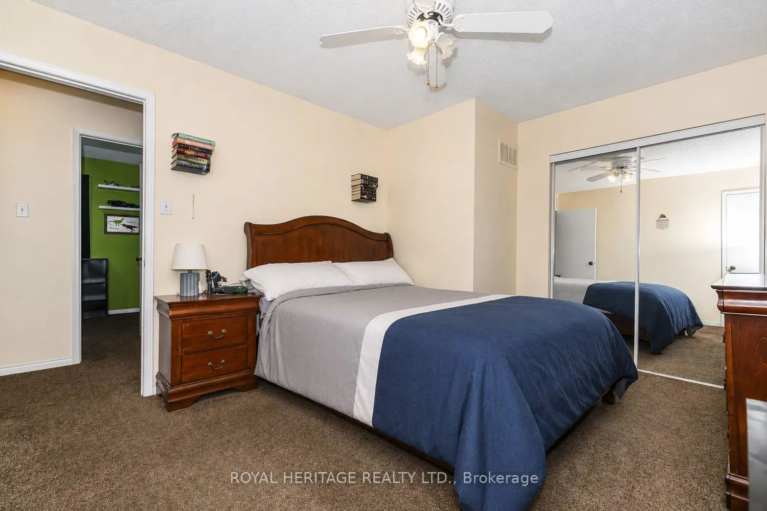 35 Hughes Crescent photo 3