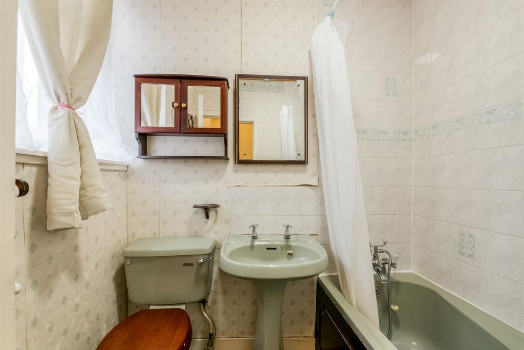Additional image 17 of 2 bed property for sale17 Station Road, Dollar FK14