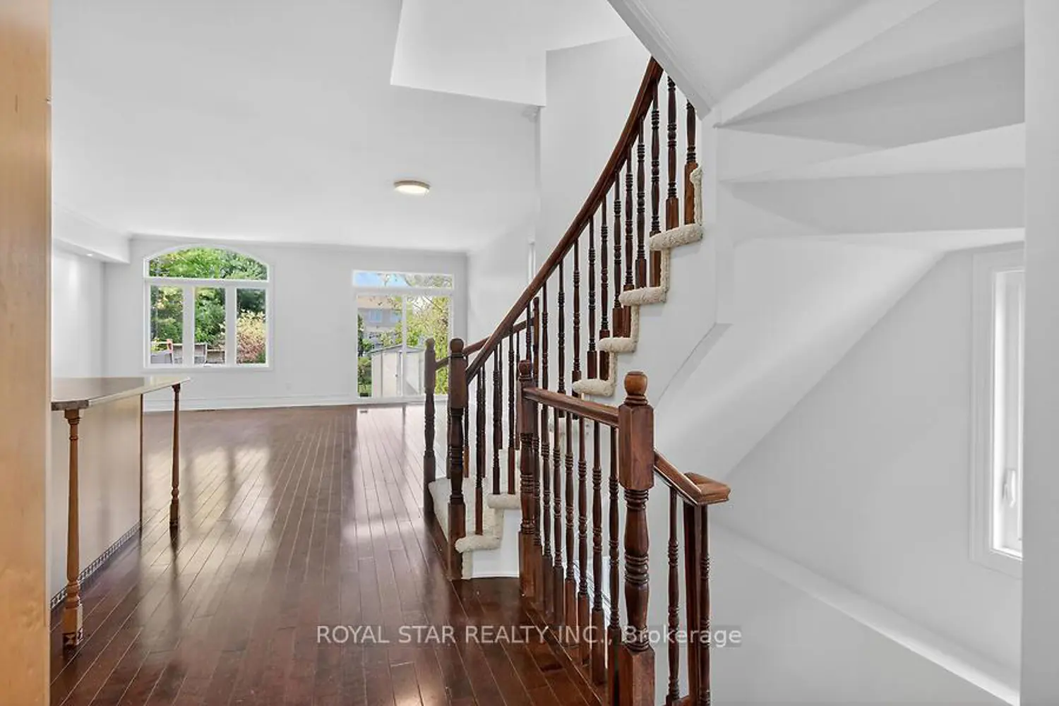 312 Parkin Circle photo 5