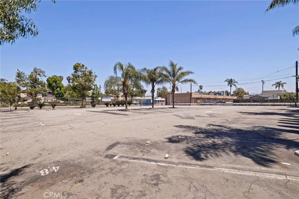 202 E 17th St, Santa Ana, CA 92706