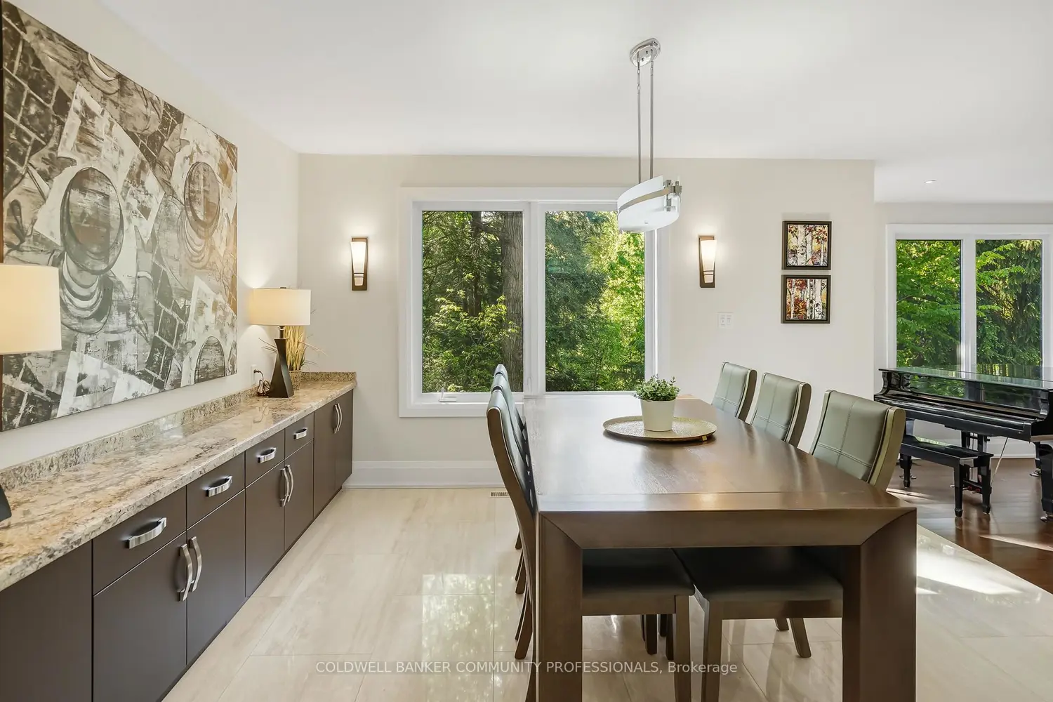 2552 Britannia Road photo 5