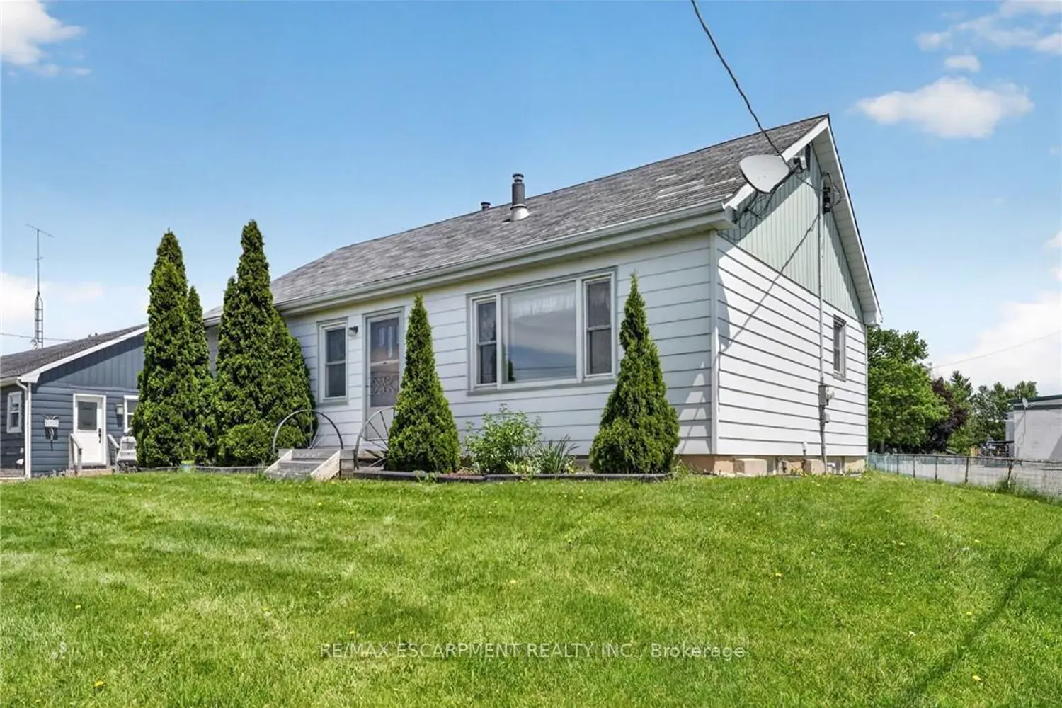 2883 South Grimsby Rd 10 photo 3