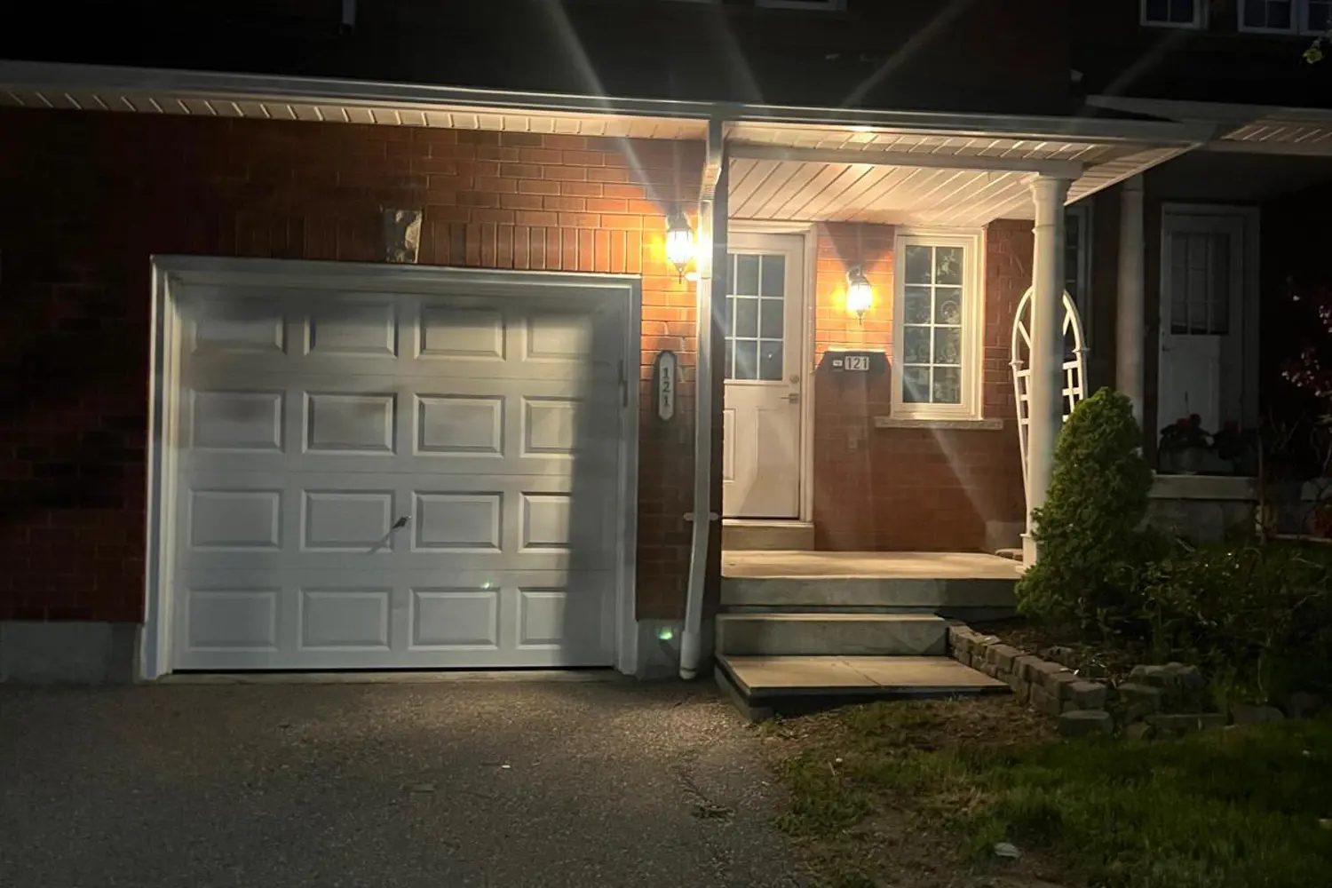 10 Bassett Boulevard 121