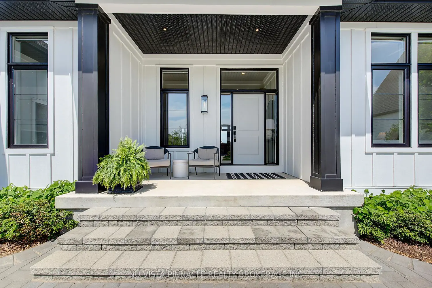 2572 Lucas Avenue photo 3