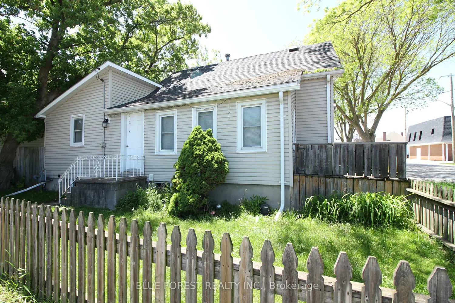 175 Davis Street photo 5