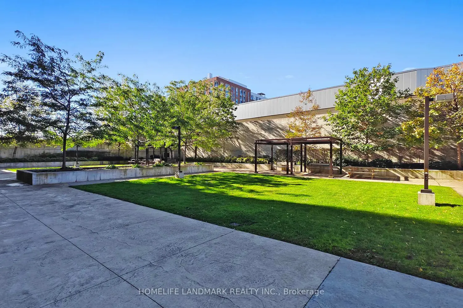 Additional image 19 of 1420 Dupont Street 603
