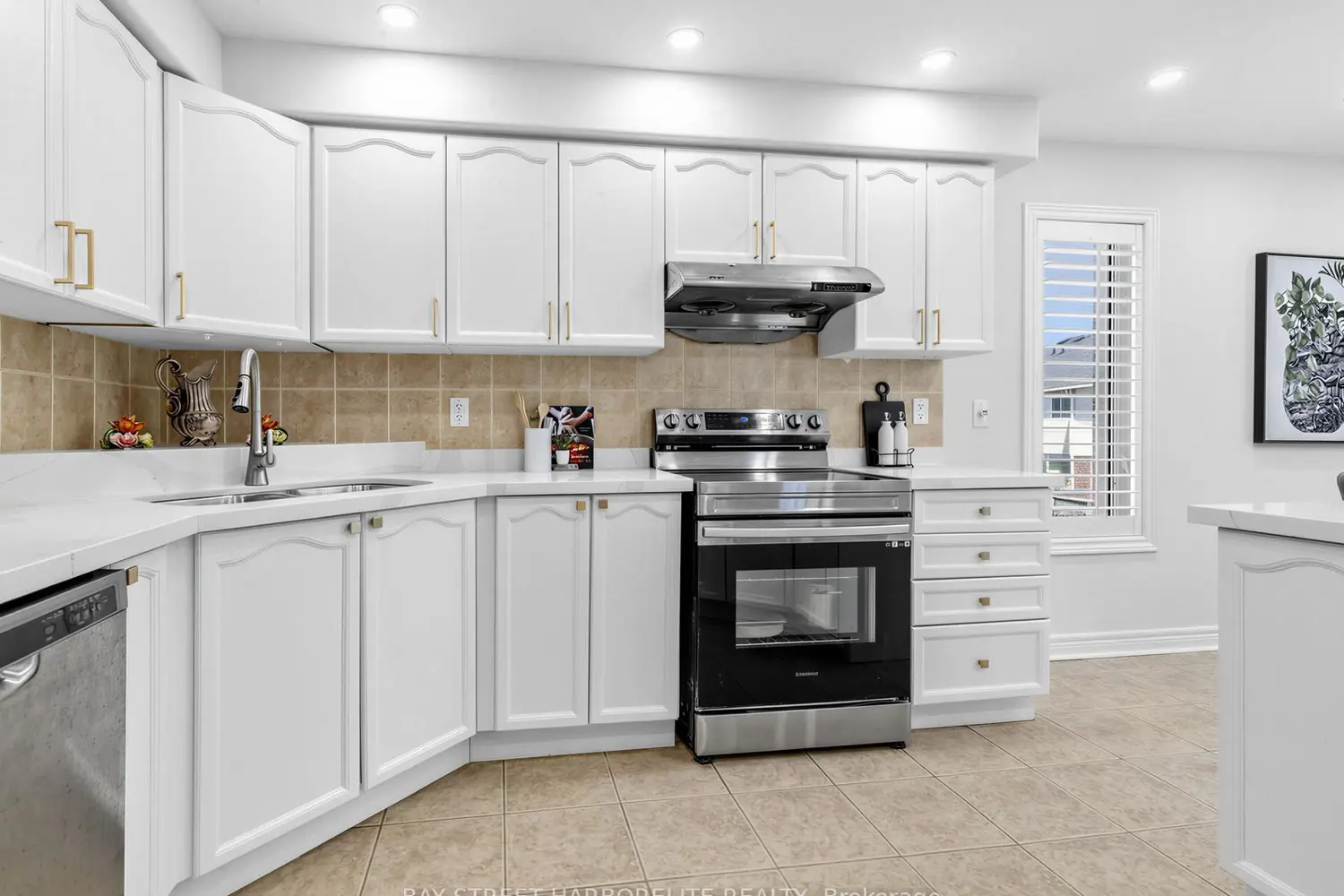 81 Laurendale Avenue photo 5