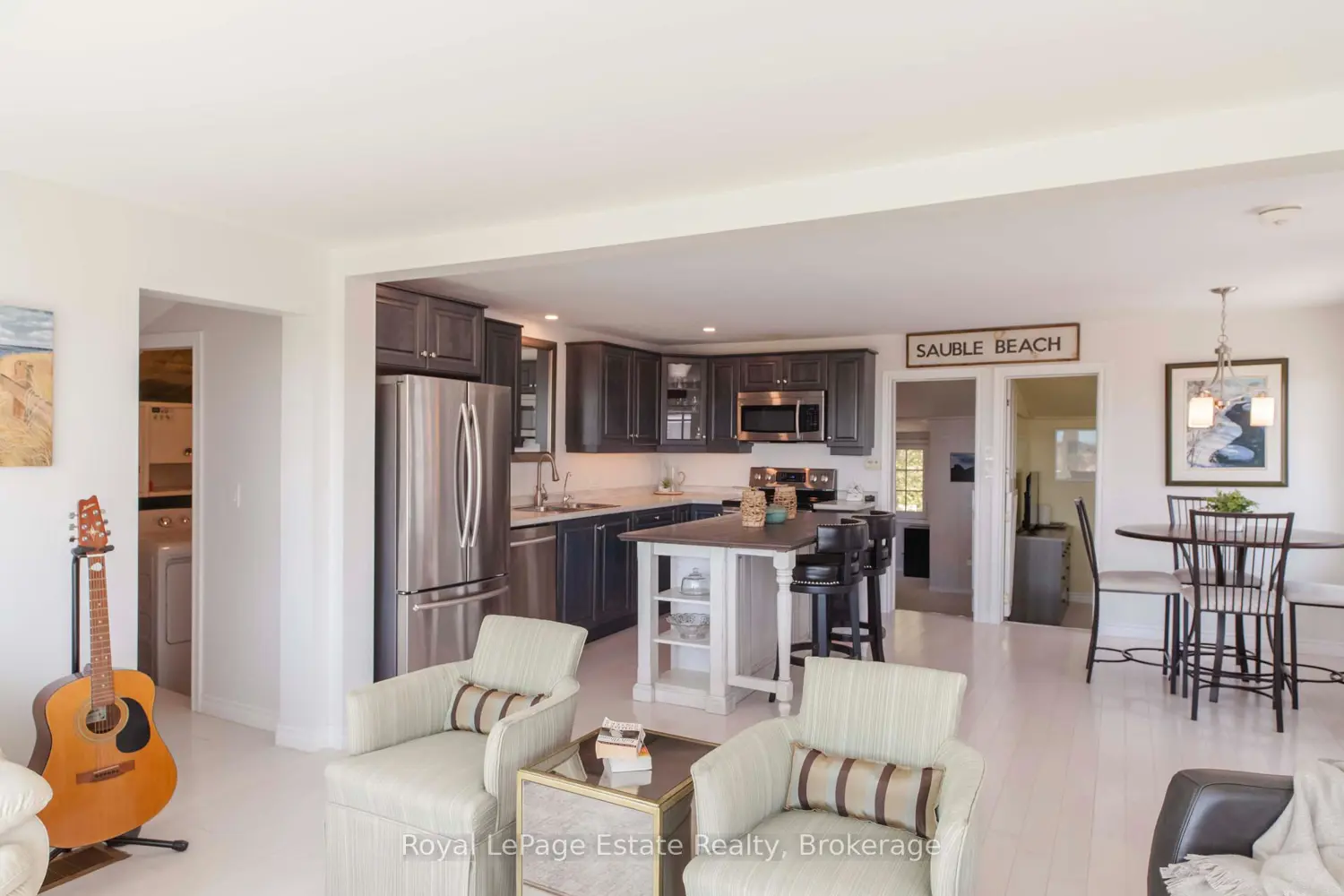 1021 Lakeshore Boulevard photo 4