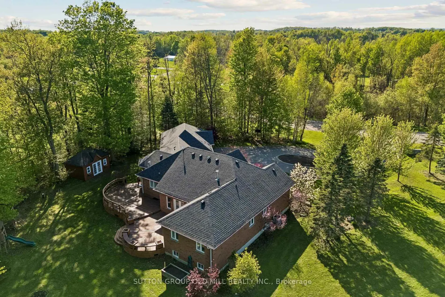 7 Rolling Meadow Drive photo 2