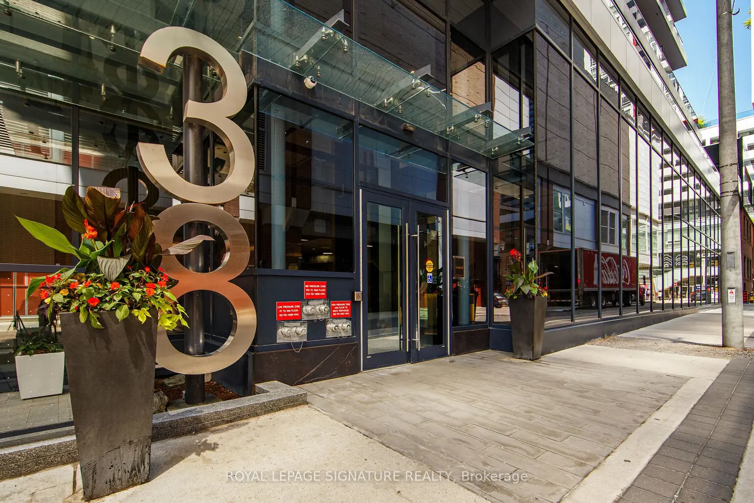 38 Widmer Street 706