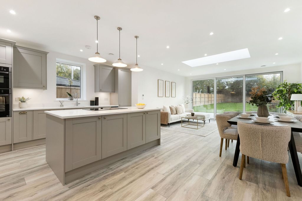 4 bed semi-detached house for saleHurst Villas, Hurst Road, East Molesey KT8