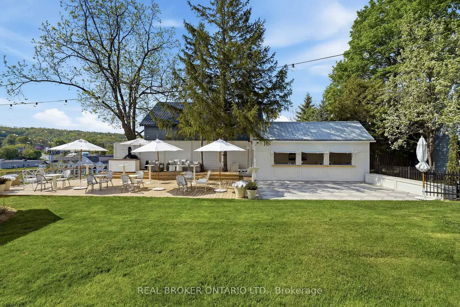 346 Picton Main Street photo 2