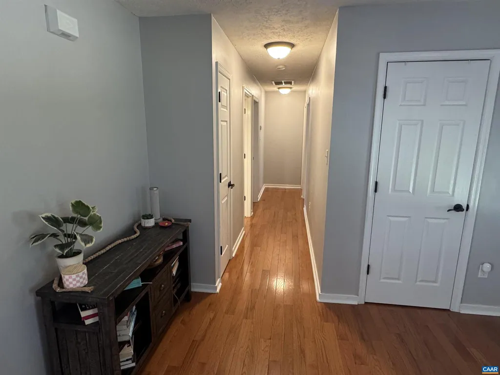 Additional image 20 of 1121 Hardware Rd, Scottsville, VA 24590