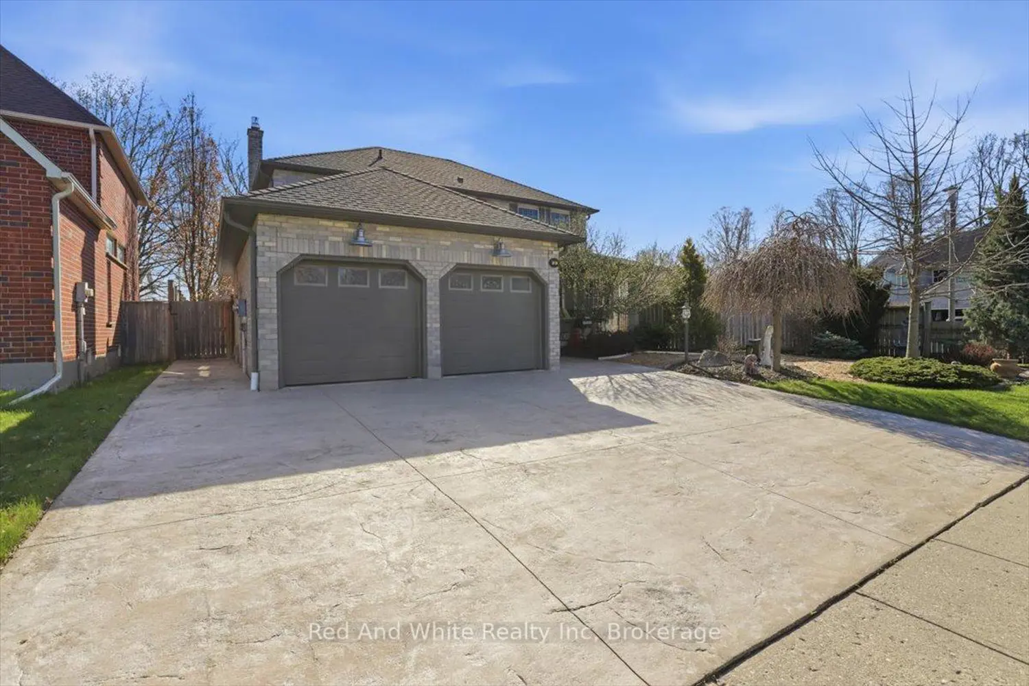 4 Brewster Place photo 2
