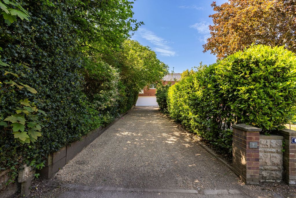 Additional image 13 of 5 bed detached house for saleNorthcroft Close, Egham TW20