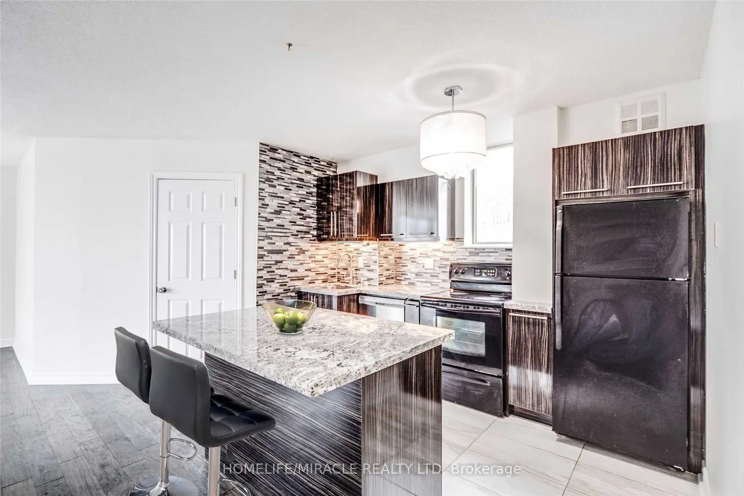 Additional image 5 of 95 Lombard Street 605