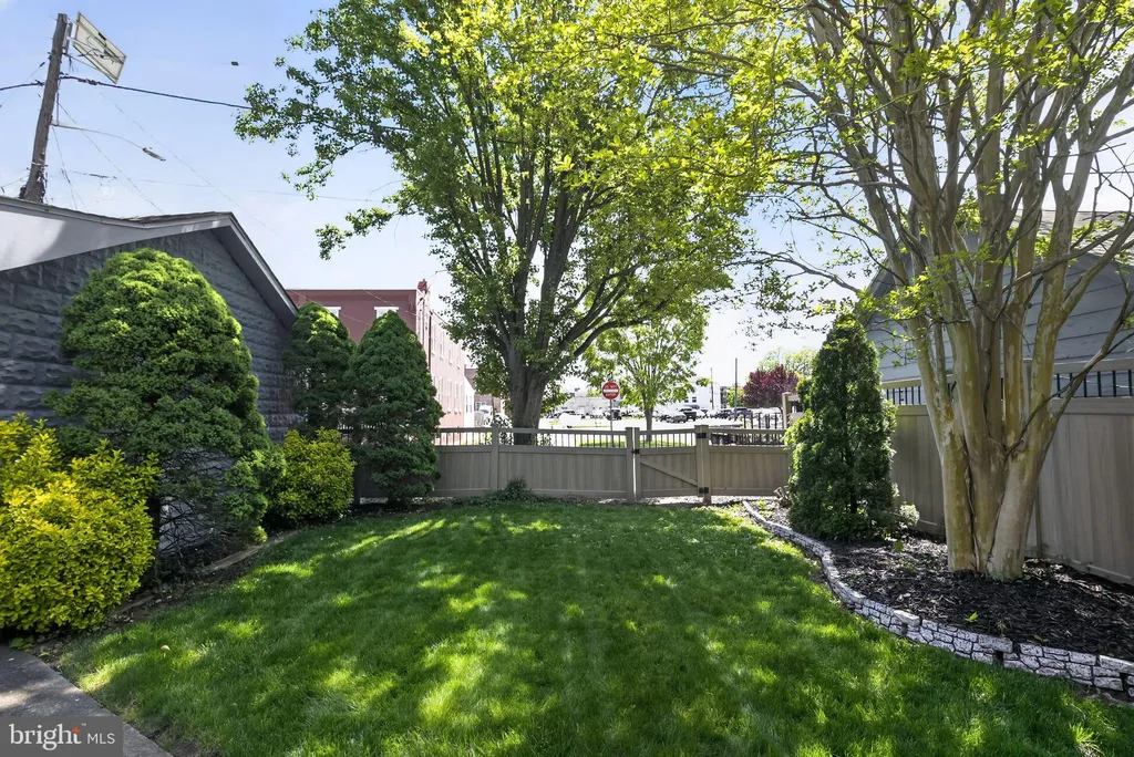 24 Lupton Ave, Woodbury, NJ 08096