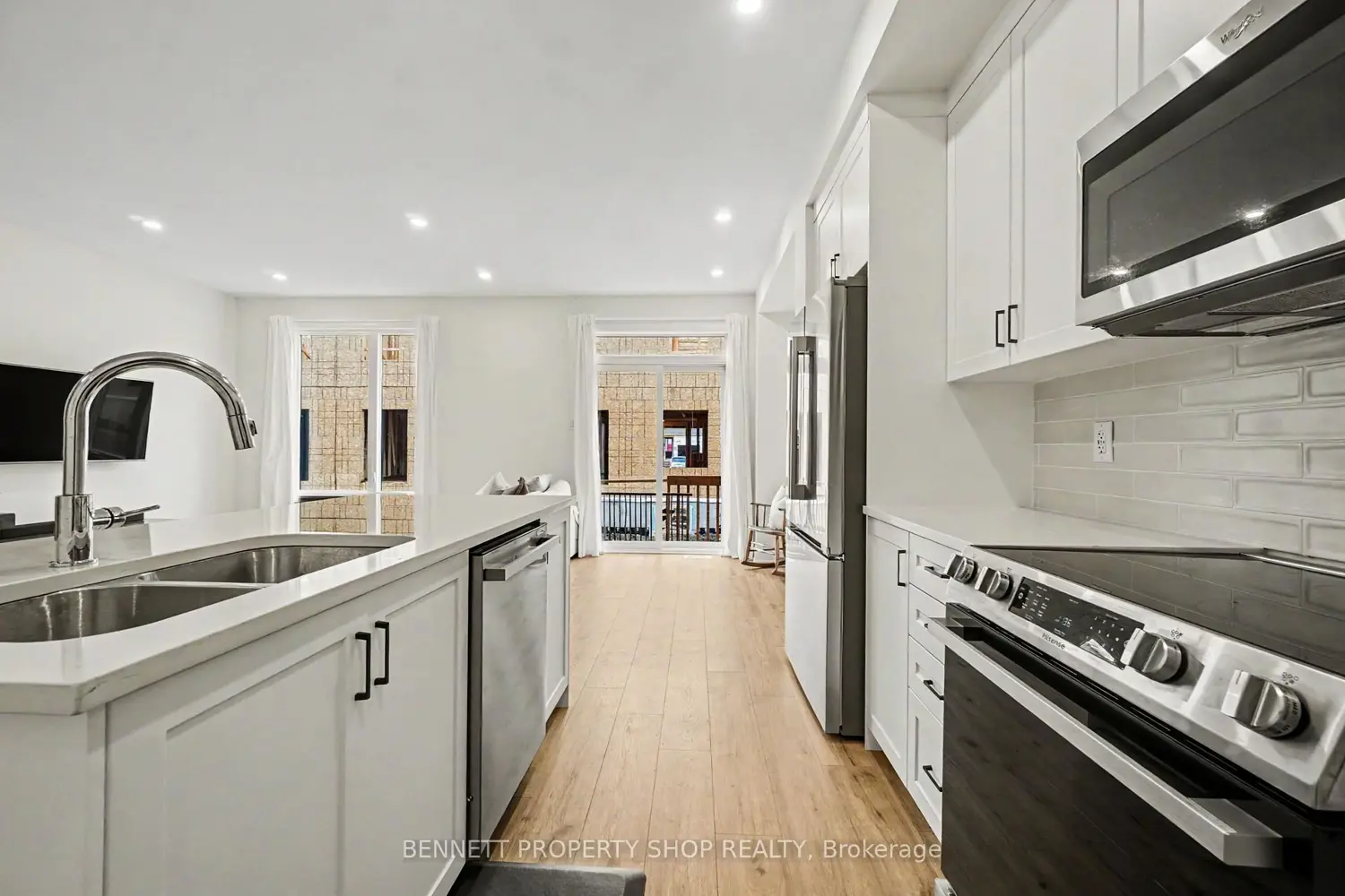1047 Ventus Way photo 5