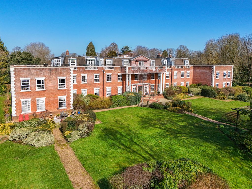 Additional image 13 of 3 bed flat for saleMolesey Park Road, East Molesey, Surrey KT8