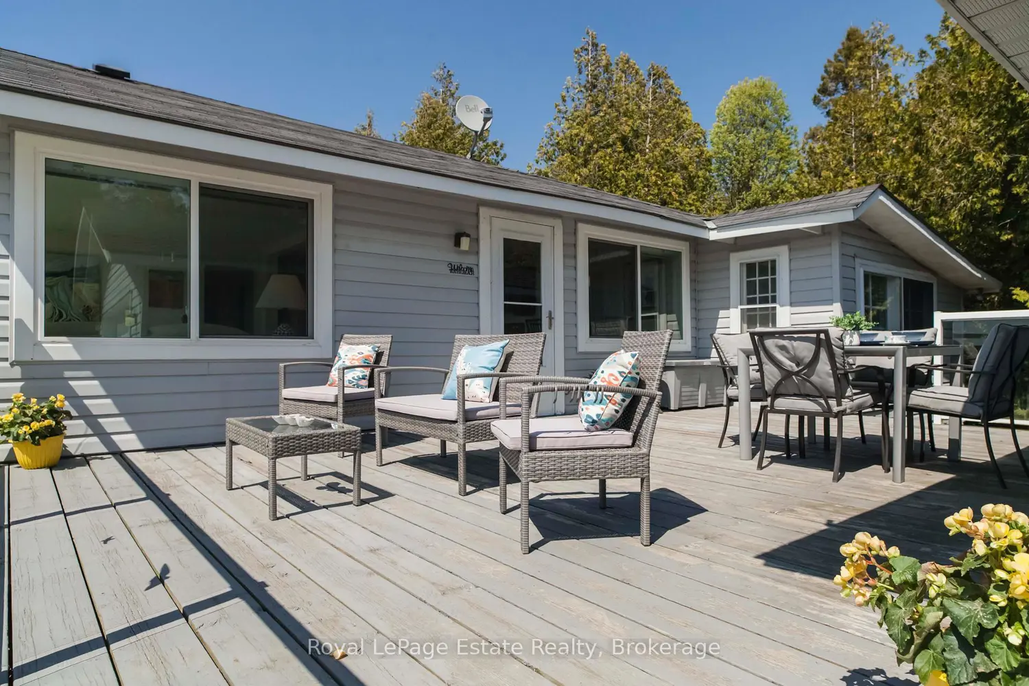 1021 Lakeshore Boulevard photo 2