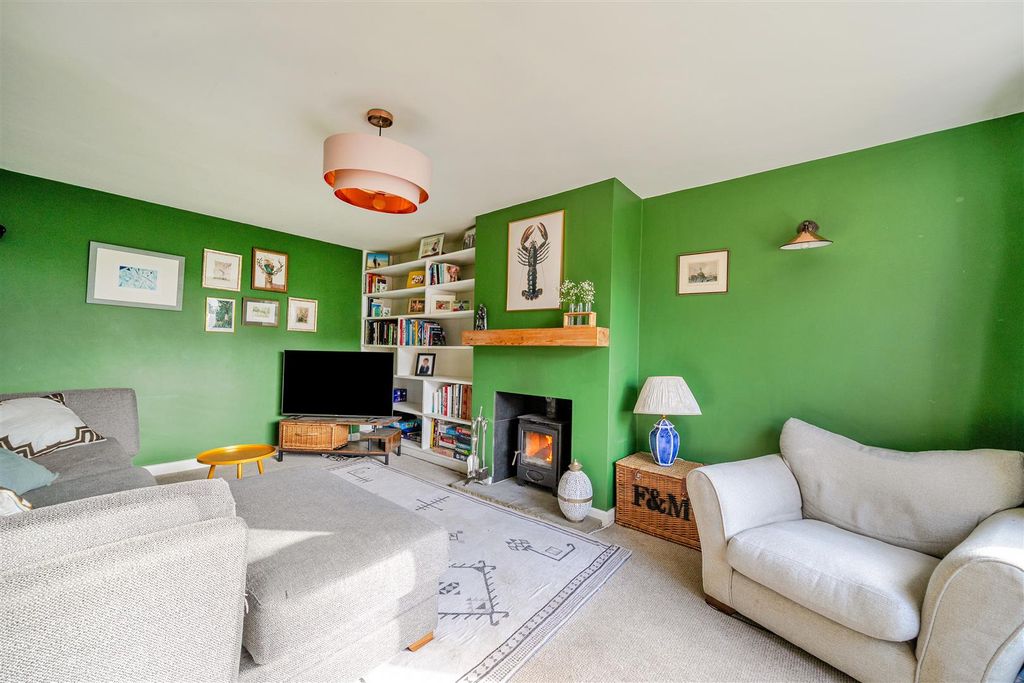 5 bed detached house for saleWick Lane, Devizes SN10 photo 4