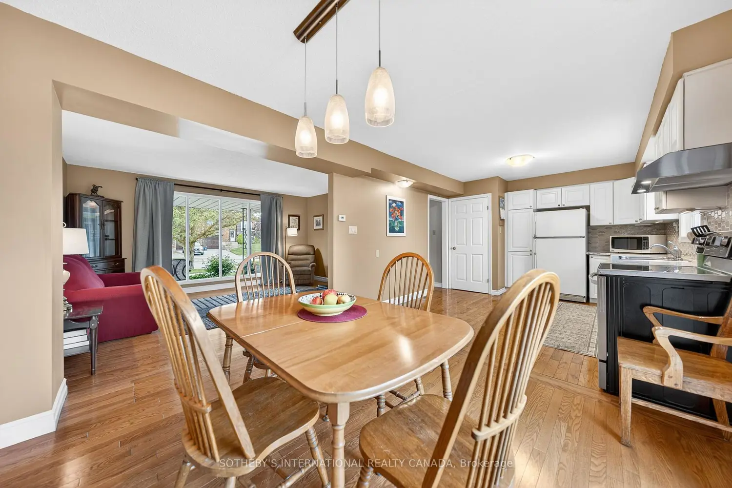 145 Westchester Drive photo 4