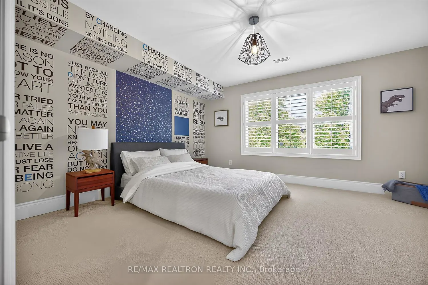 105 Hunt Avenue photo 4