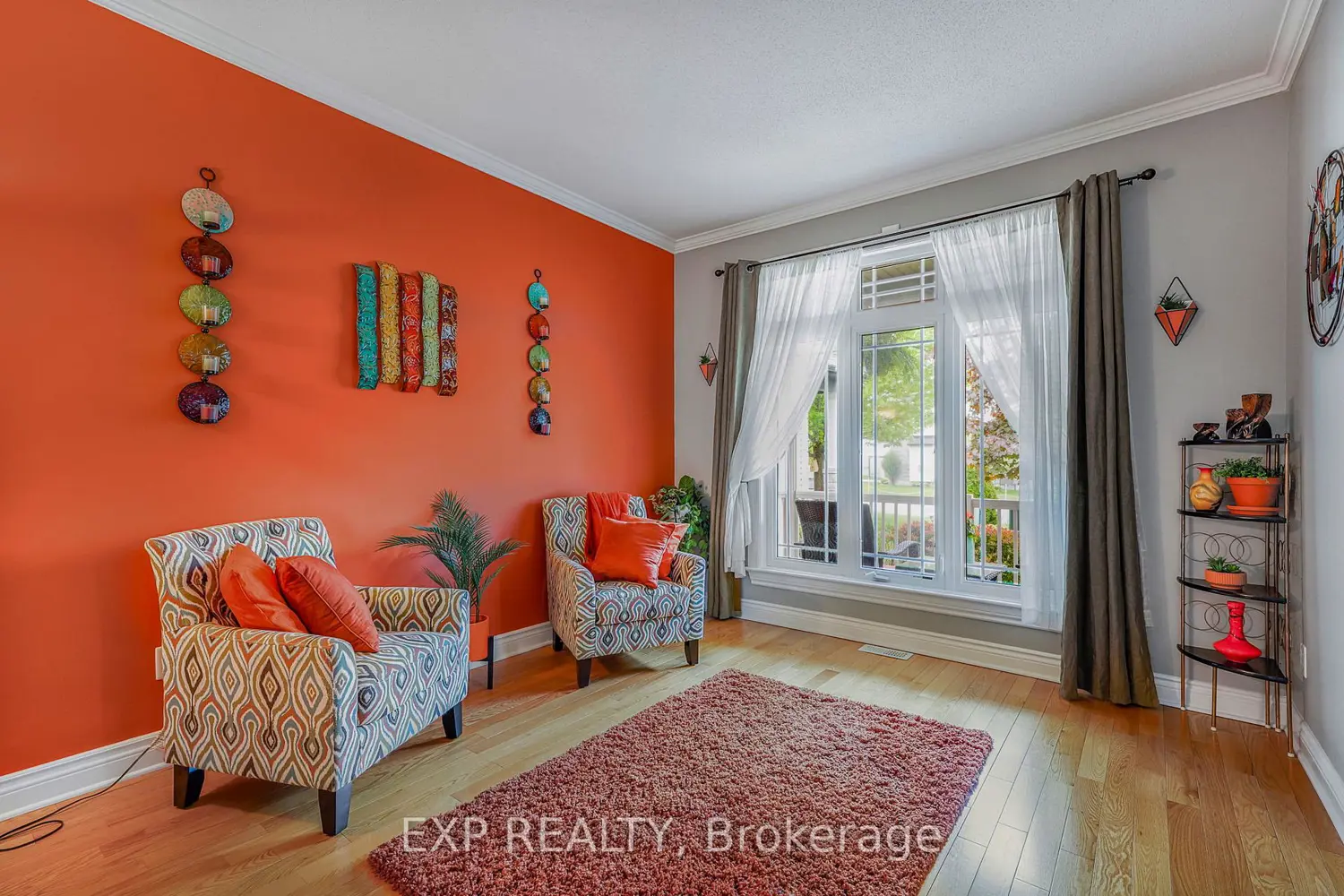 224 Topaze Crescent photo 3