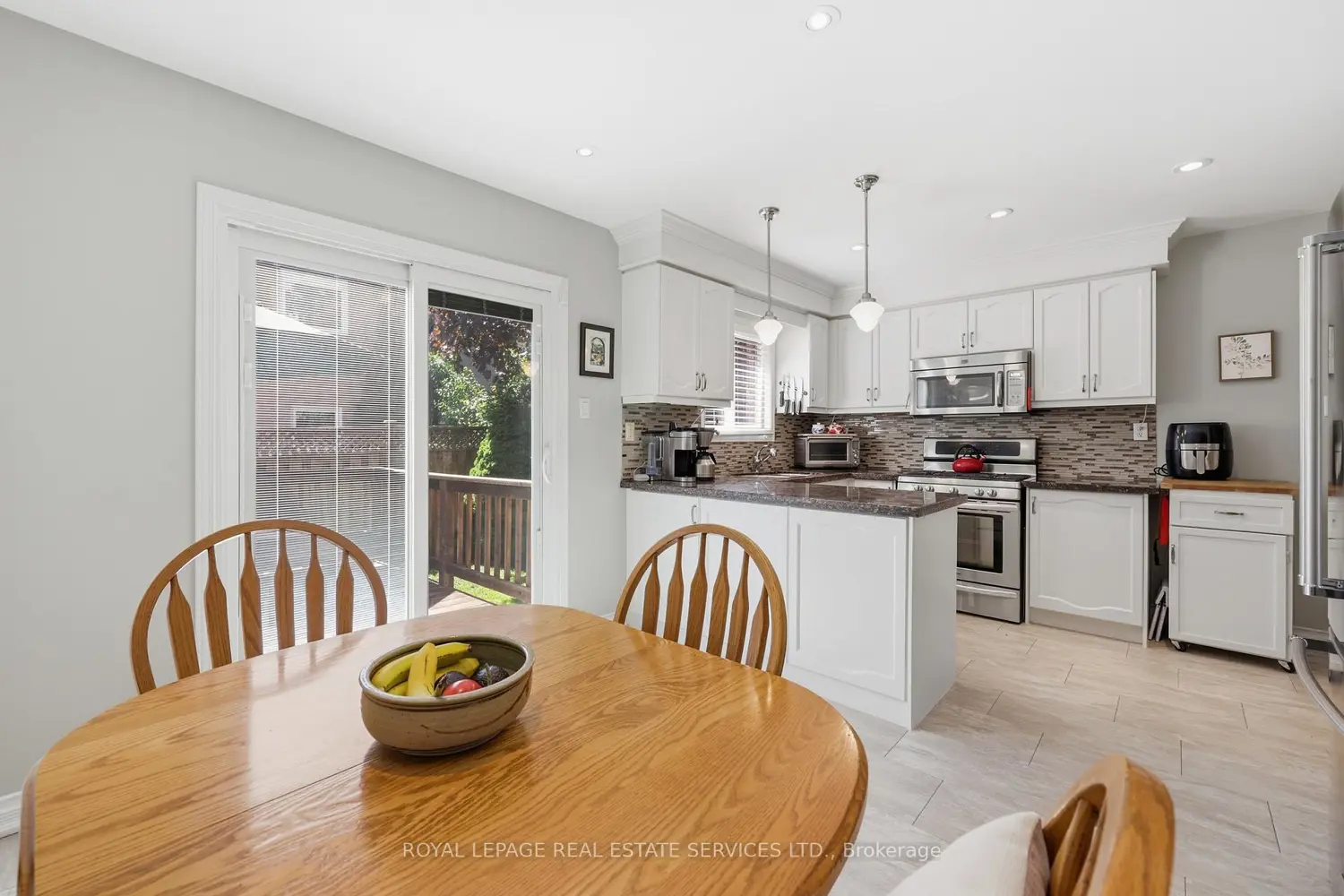 1118 Glen Valley Road photo 3