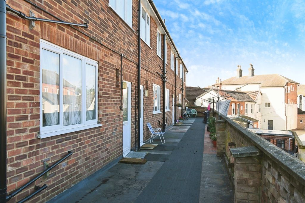 2 bed maisonette for saleVictoria Road, Diss IP22