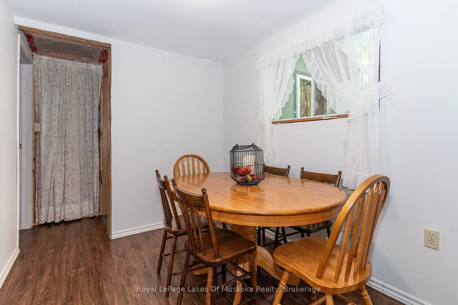 1082 Lakeshore Drive photo 2